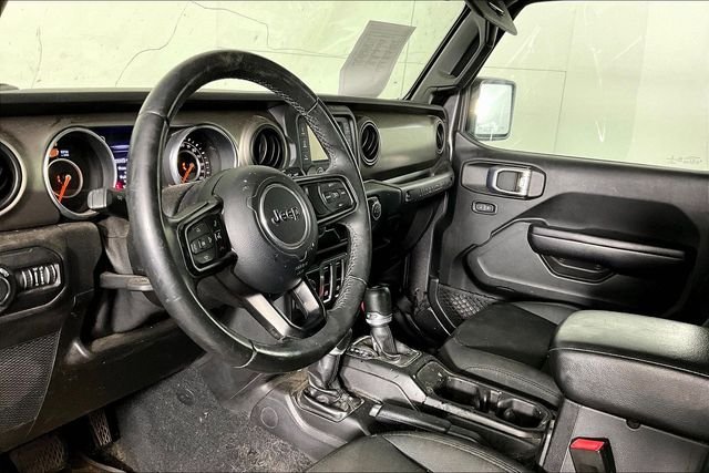Used 2018 Gray Jeep Sport S image 3