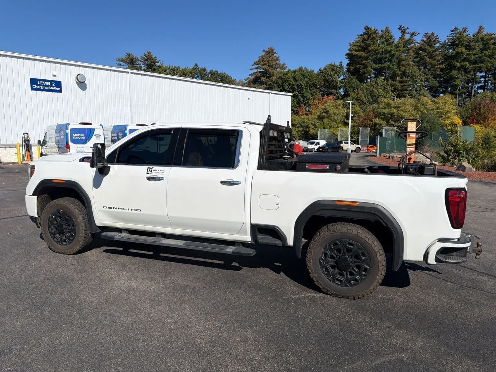Used 2022 Summit White GMC Denali image 10