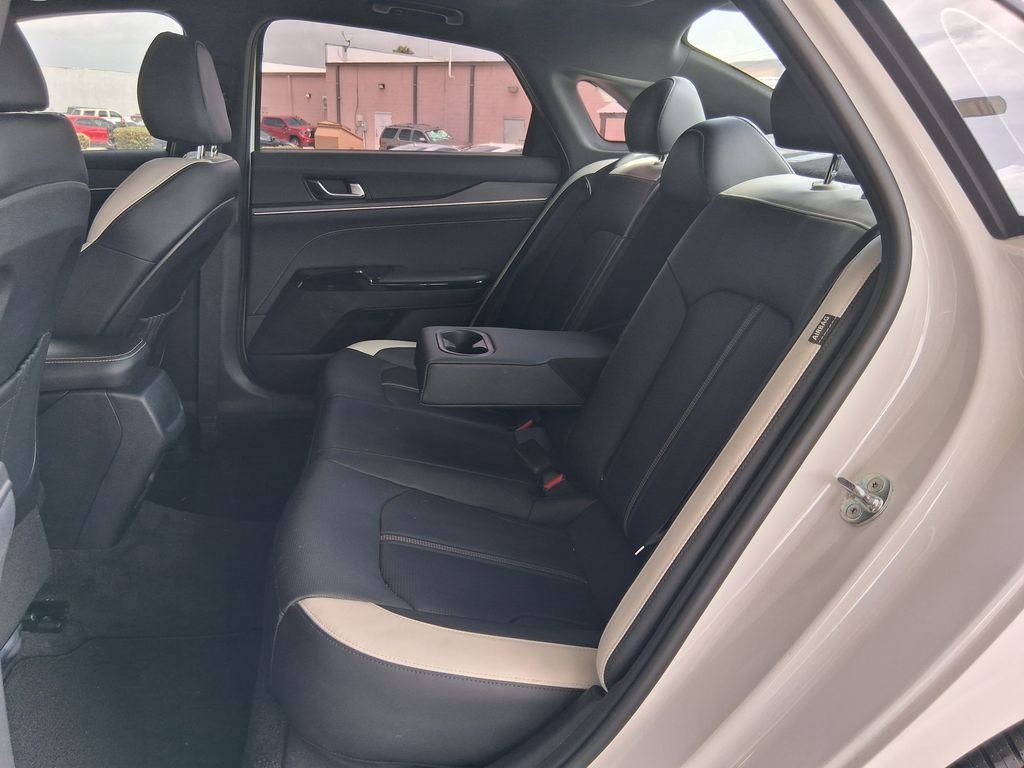 Used 2025 White Kia GT-Line image 23