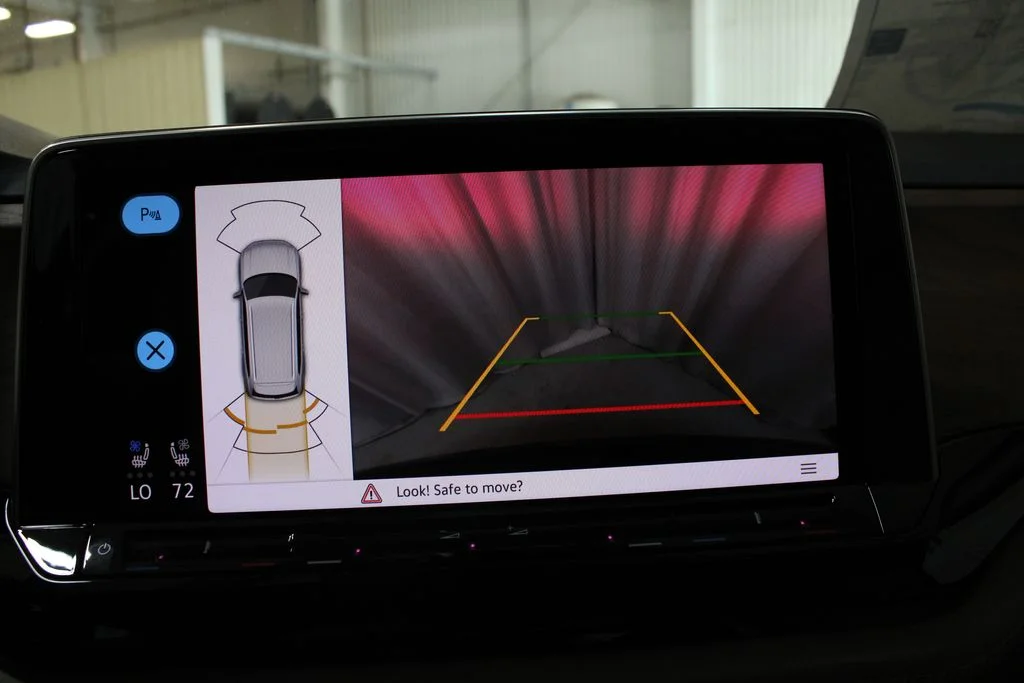 New 2026 Black Volkswagen 2.0T SE w/Technology image 4