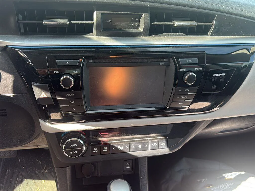 Used 2014 4Evergreen Mica Toyota LE Plus image 4