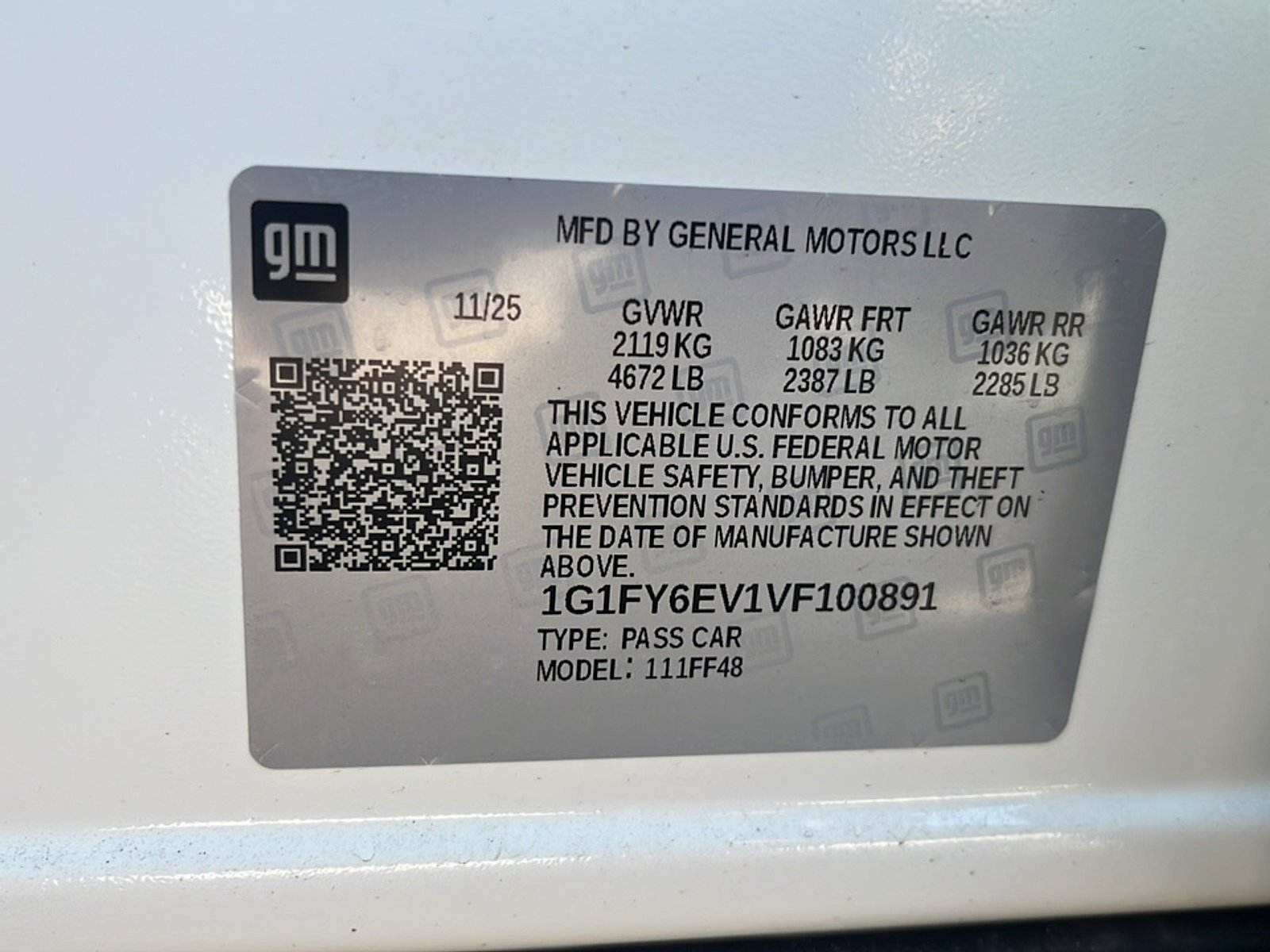 New 2027 Summit White Chevrolet LT image 17