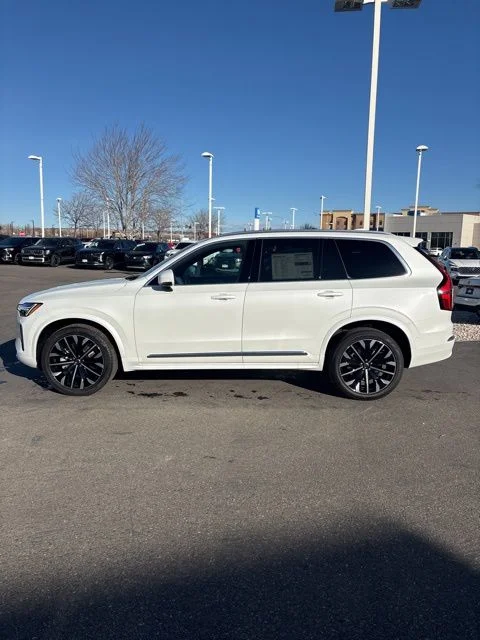 2026 Volvo XC90 Plus - Photo 8
