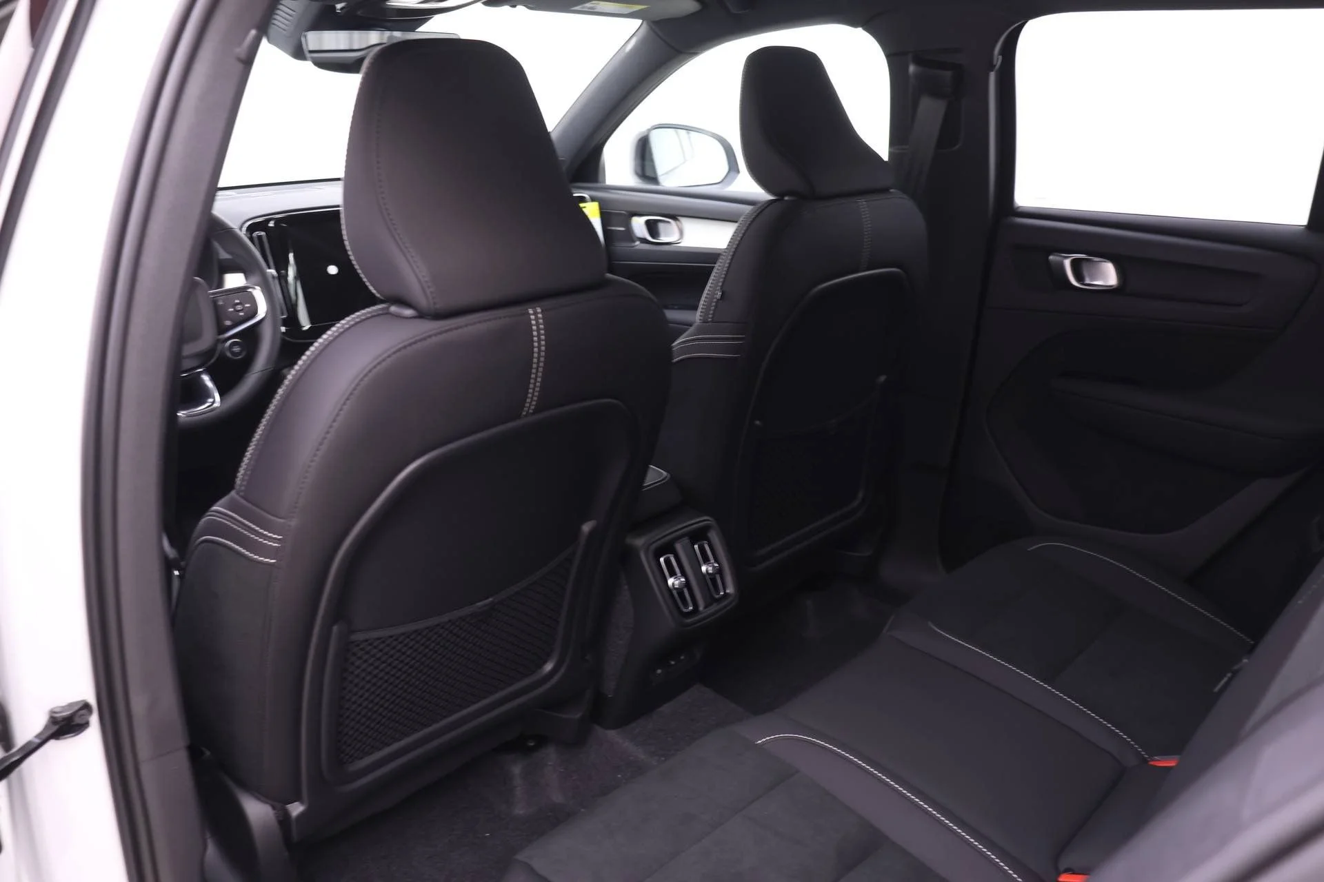 New 2026 White Volvo B5 Ultra Black Edition image 14