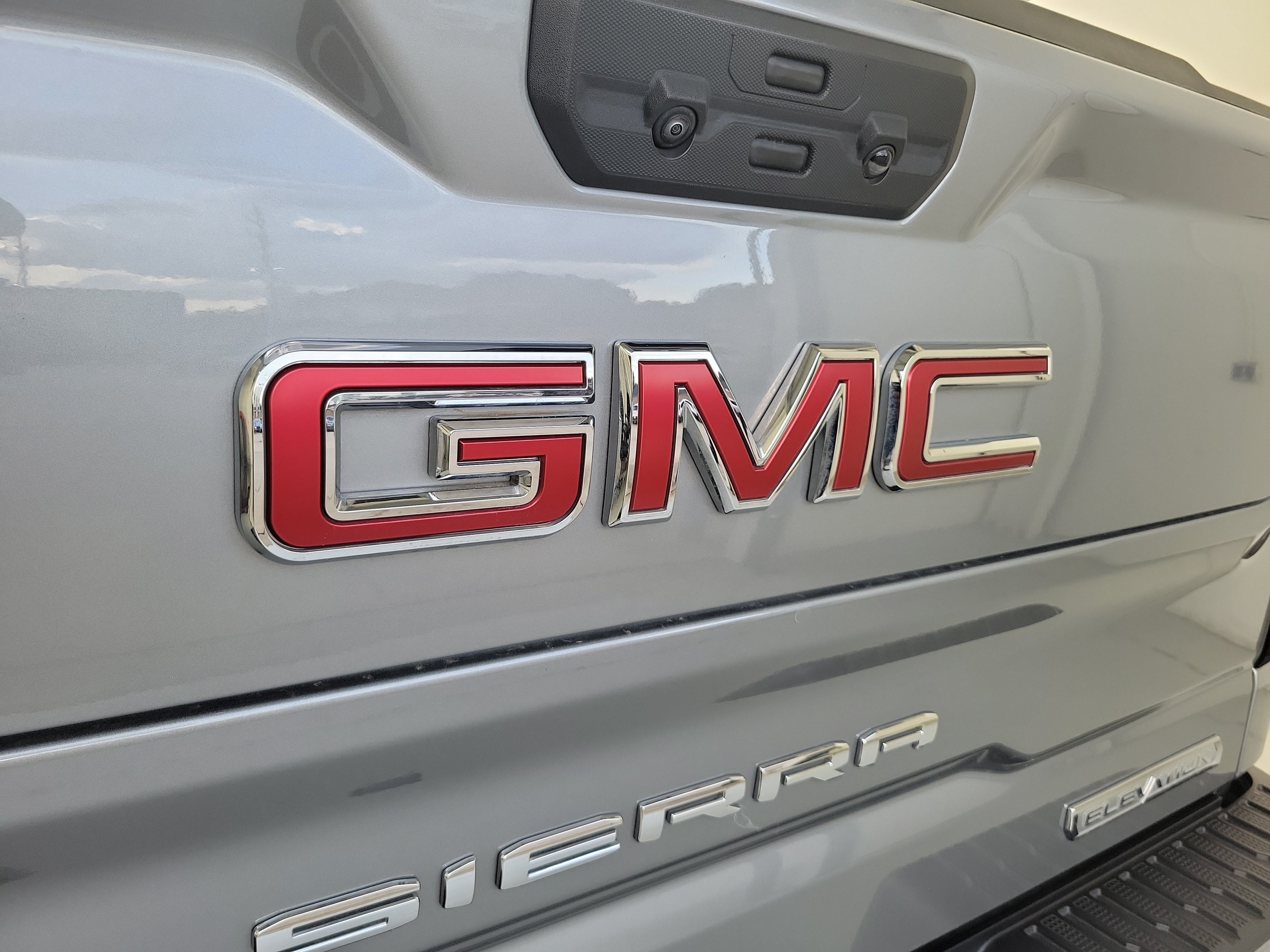 Used 2026 Sterling Metallic GMC Elevation image 9
