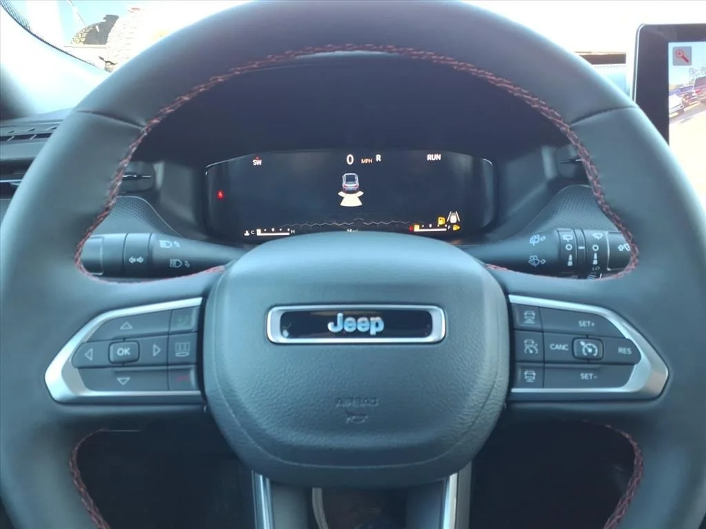 New 2026 Bright White Clear-Coat Exterior Paint Jeep Trailhawk image 18