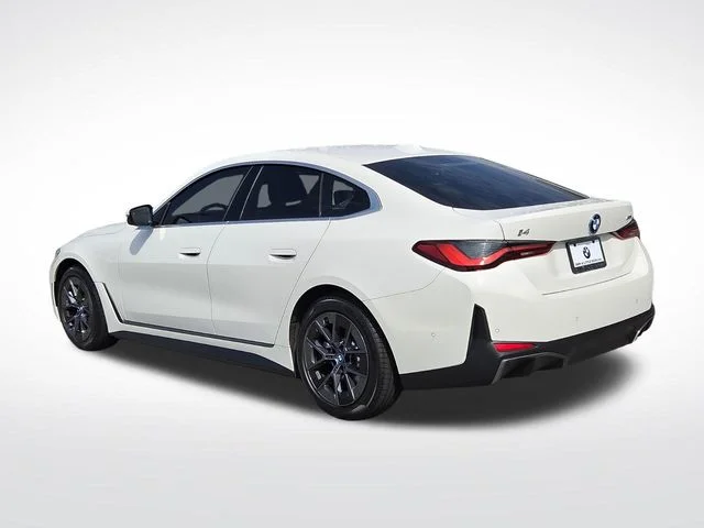Used 2023 White BMW eDrive40 image 3