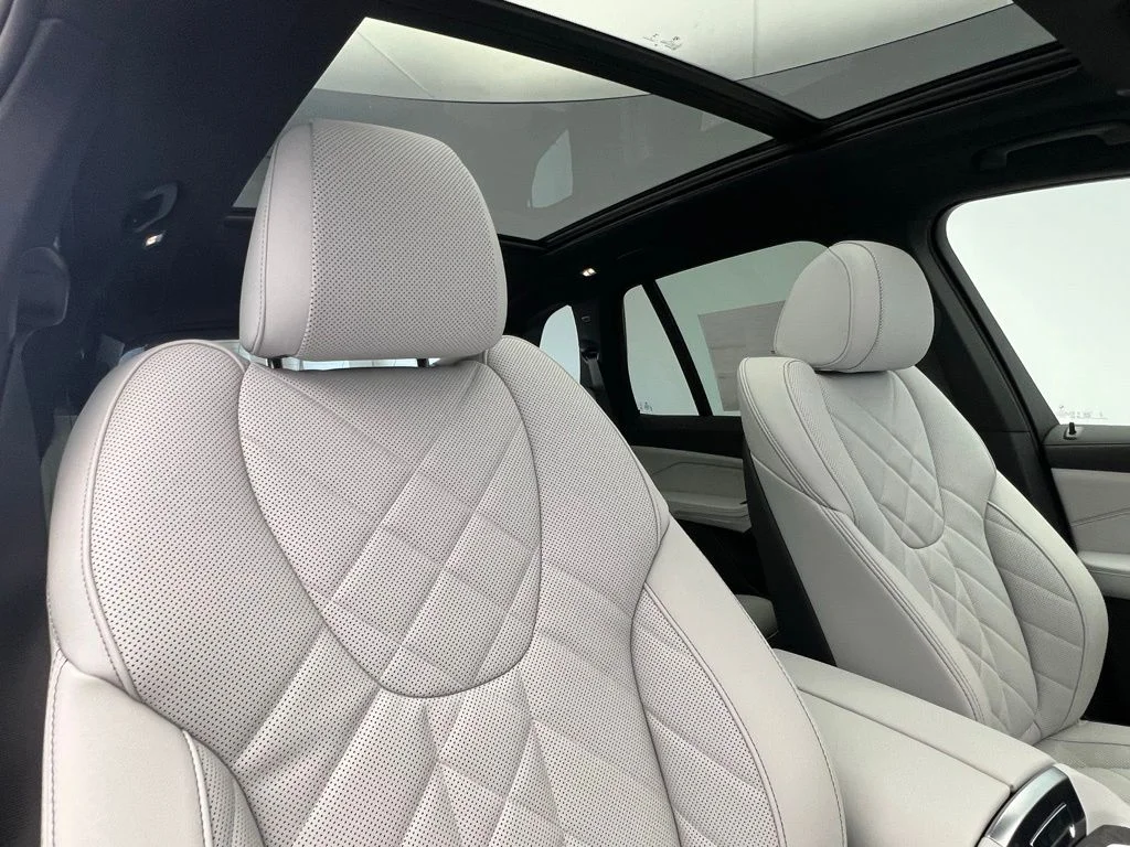 New 2026 Skyscraper Grey Metallic BMW xDrive40i image 7