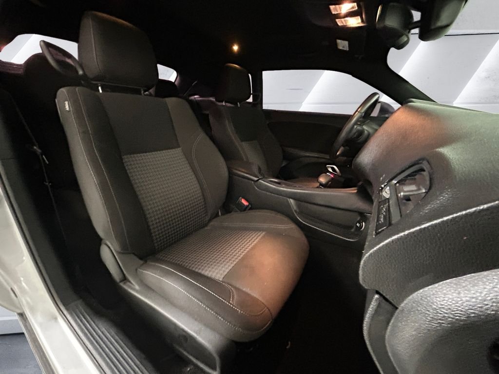 Used 2023 Silver Dodge SXT image 14