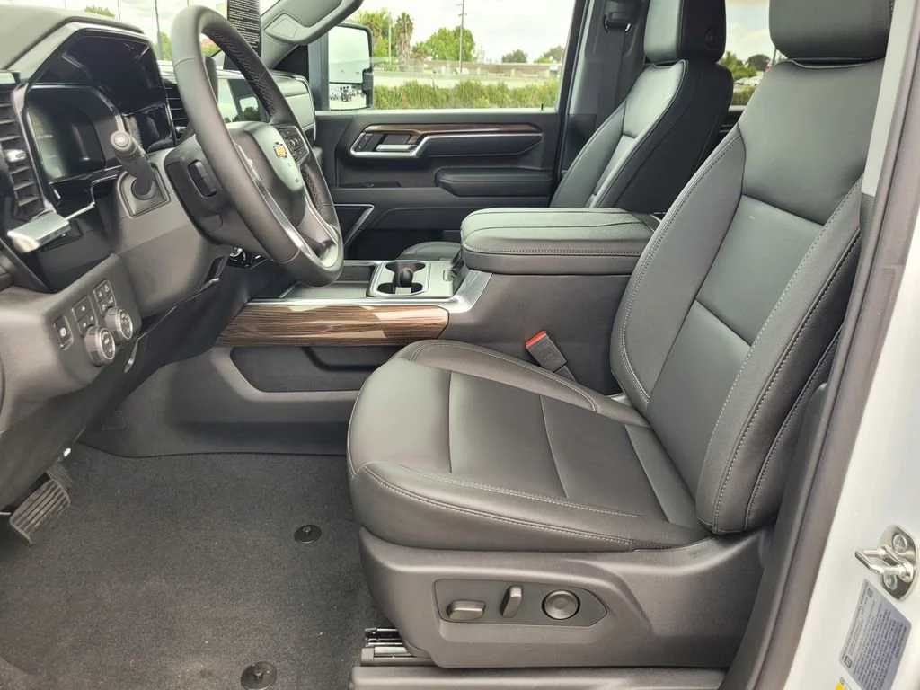 2026 Chevrolet Silverado 3500 HD LT - Photo 11