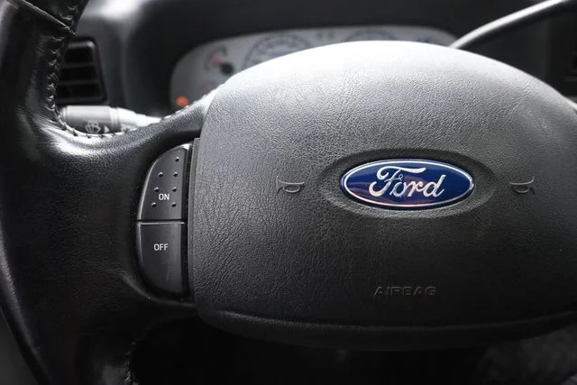 Used 2004 Beige Ford XLT image 25