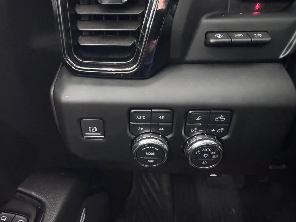2024 GMC Sierra 2500HD AT4 - Photo 26