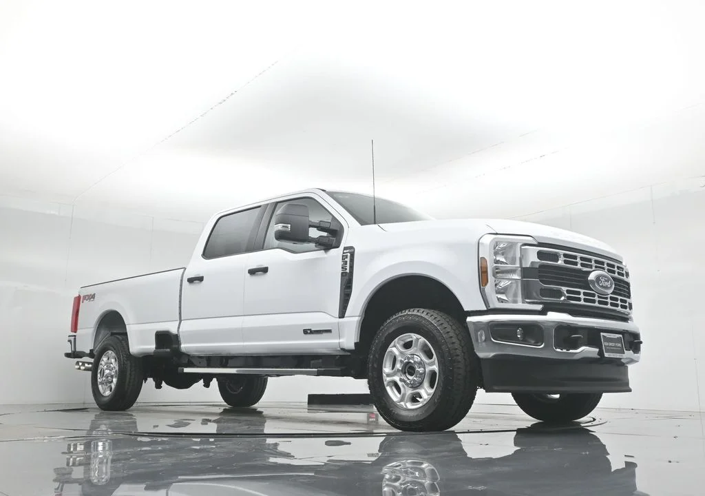New 2026 Oxford White Ford XLT image 50