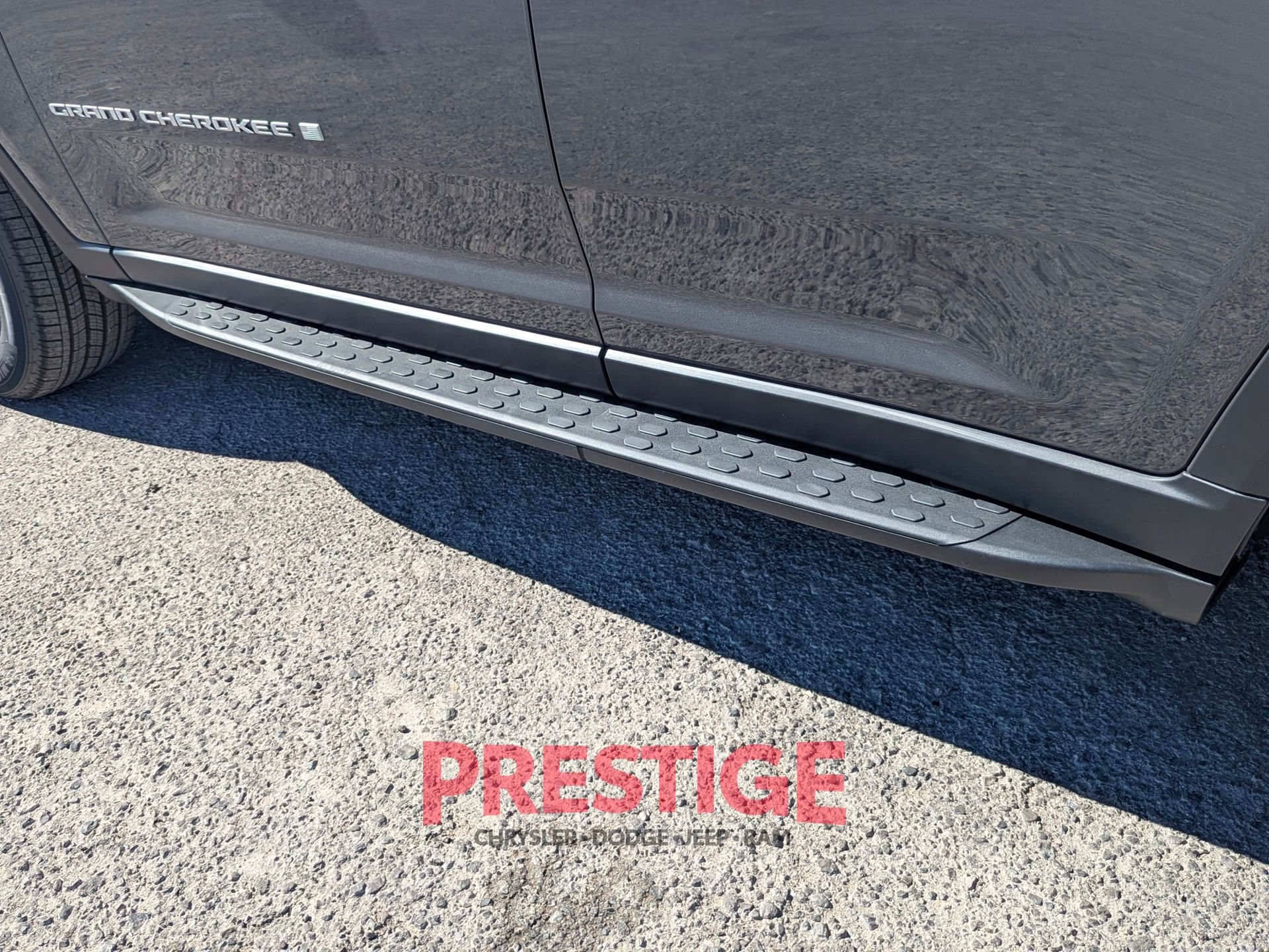 New 2026 Baltic Gray Metallic Clear-Coat Exterior Paint Jeep Laredo X image 10