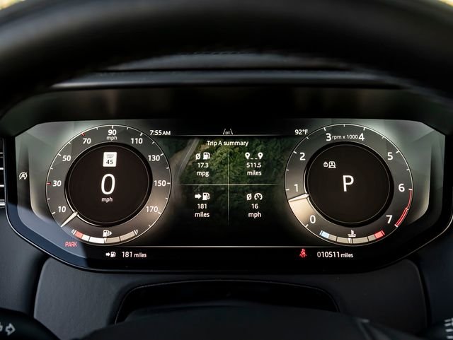 Used 2024 Fuji White Land Rover Dynamic SE image 17