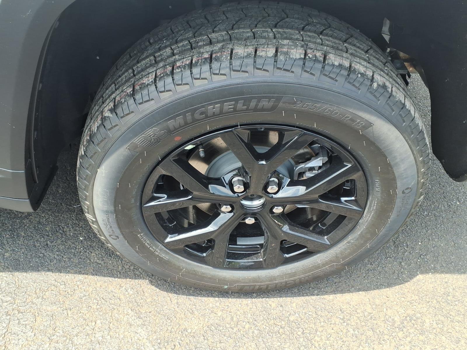 New 2026 Silver Zynith Jeep Altitude image 7