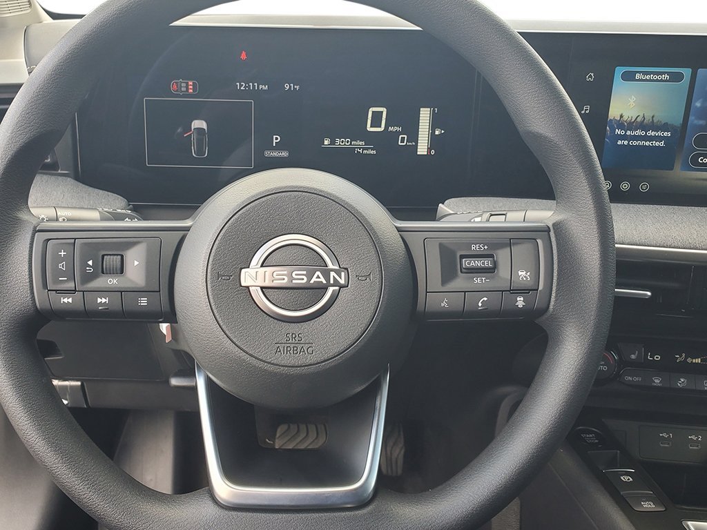 New 2026 Aspen White Tricoat/Super Black Nissan SV image 15