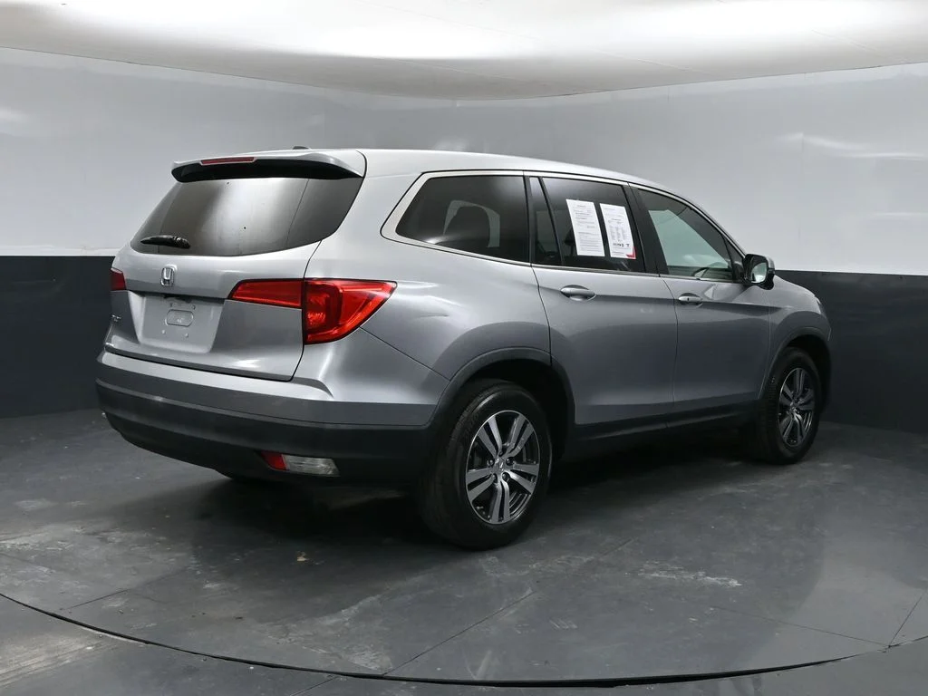 Used 2017 Silver Honda EX image 4