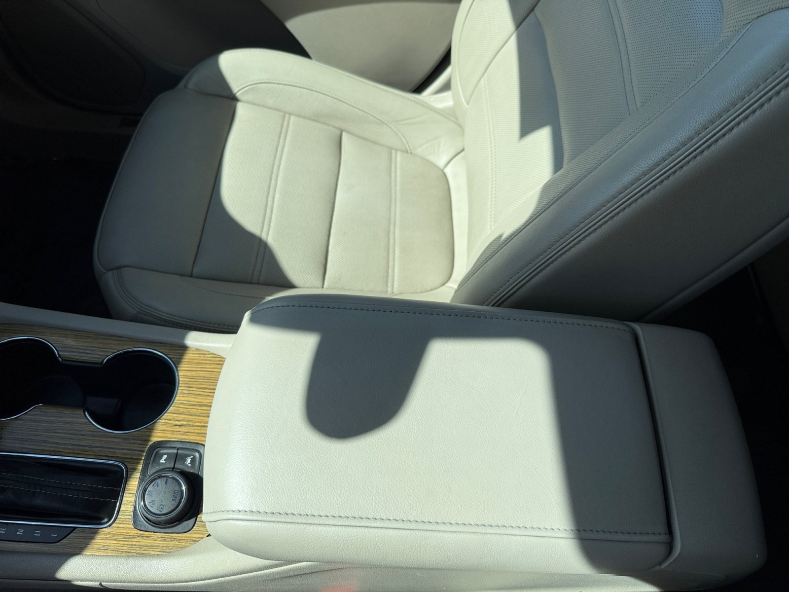 Used 2017 White Frost GMC Denali image 14