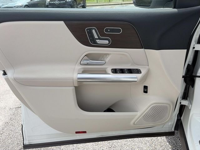 Used 2025  Mercedes-Benz GLA 250 image 16