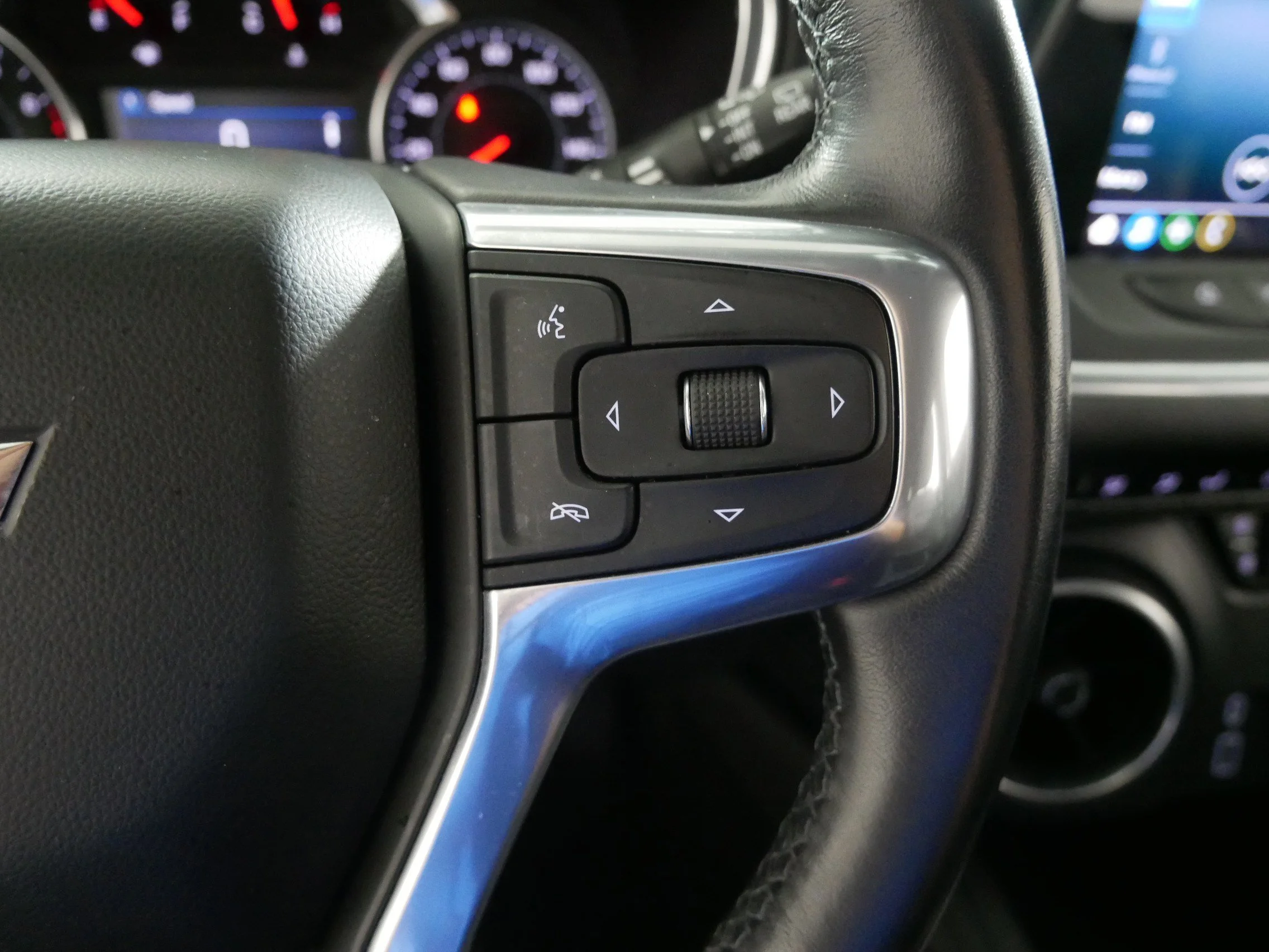 Used 2020 Black Chevrolet LT image 28