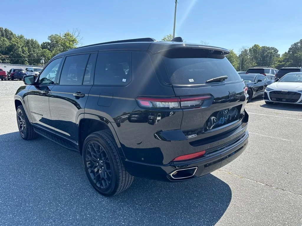 Used 2025 Black Jeep Summit image 3