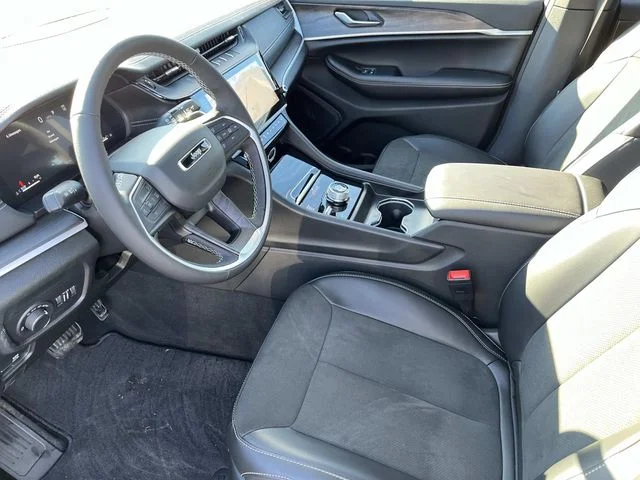 New 2026 Silver Zynith Exterior Paint Jeep Altitude image 21