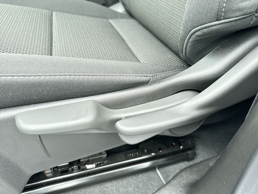 Used 2024 White GMC Elevation image 18