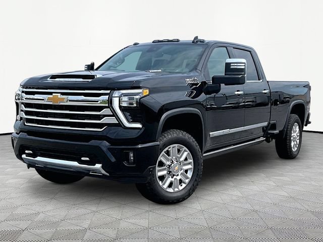 Used 2025 Black Chevrolet High Country image 3