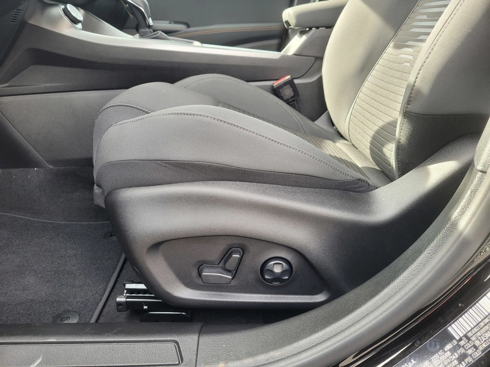 2025 Alfa Romeo Tonale Base - Photo 11