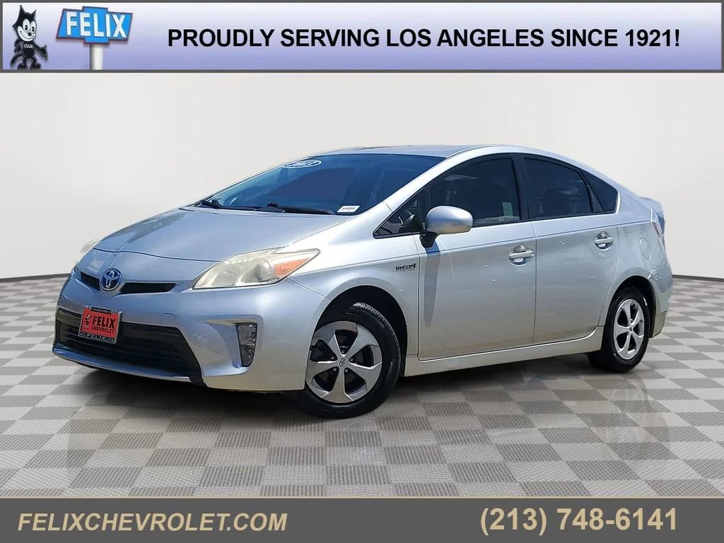 2013 Toyota Prius Two's photo