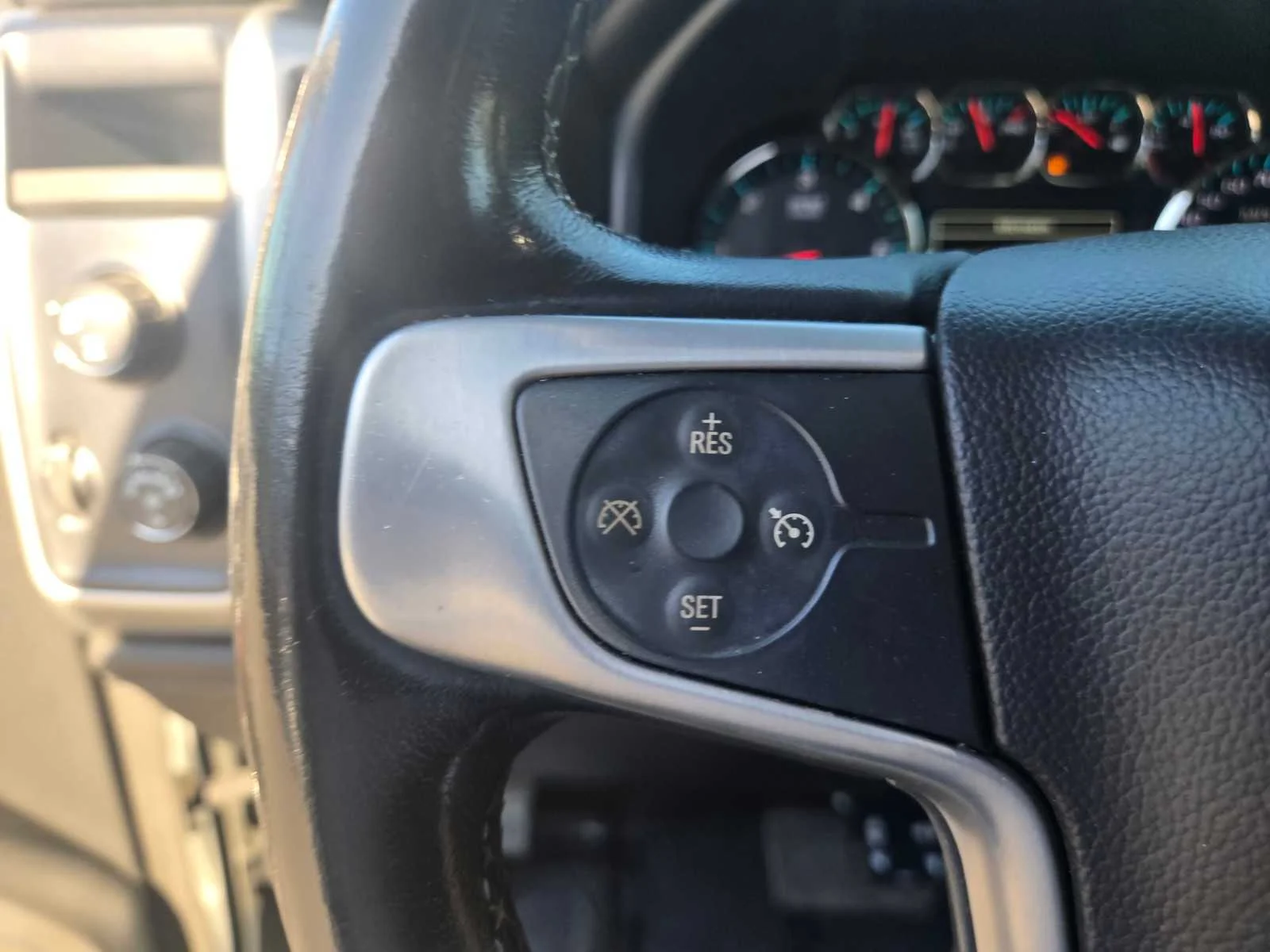 Used 2018 SUMMIT WHITE GMC SLT image 26