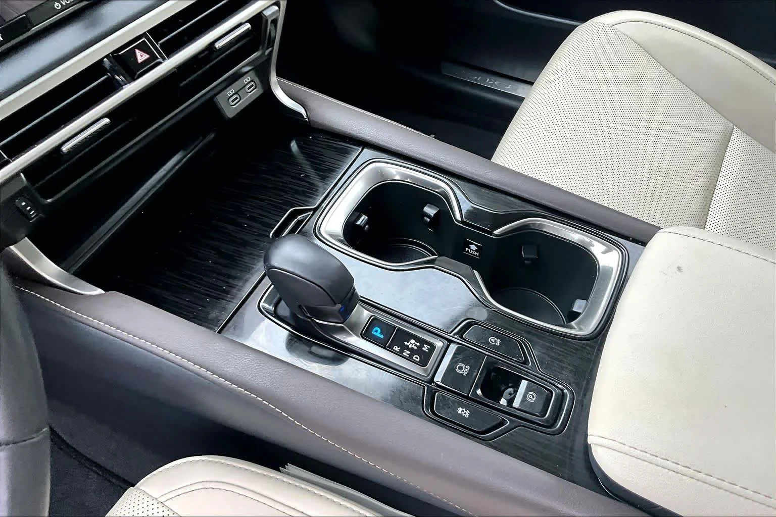 Used 2024 Eminent White Pearl Lexus  image 17