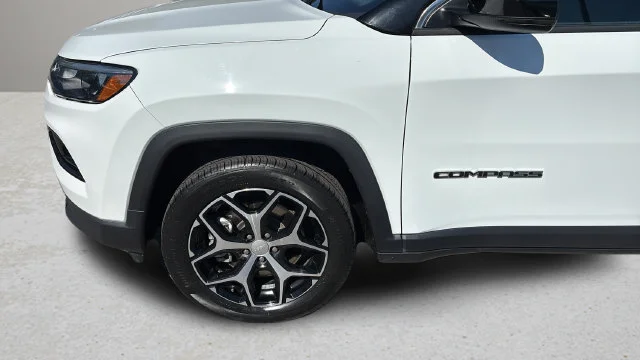 Used 2024 White Jeep Limited image 35