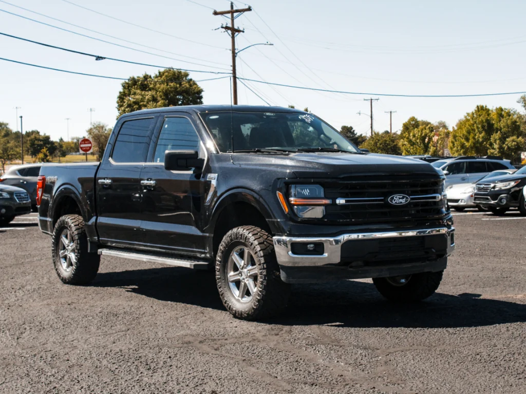 Used 2025 Black Ford XLT image 3