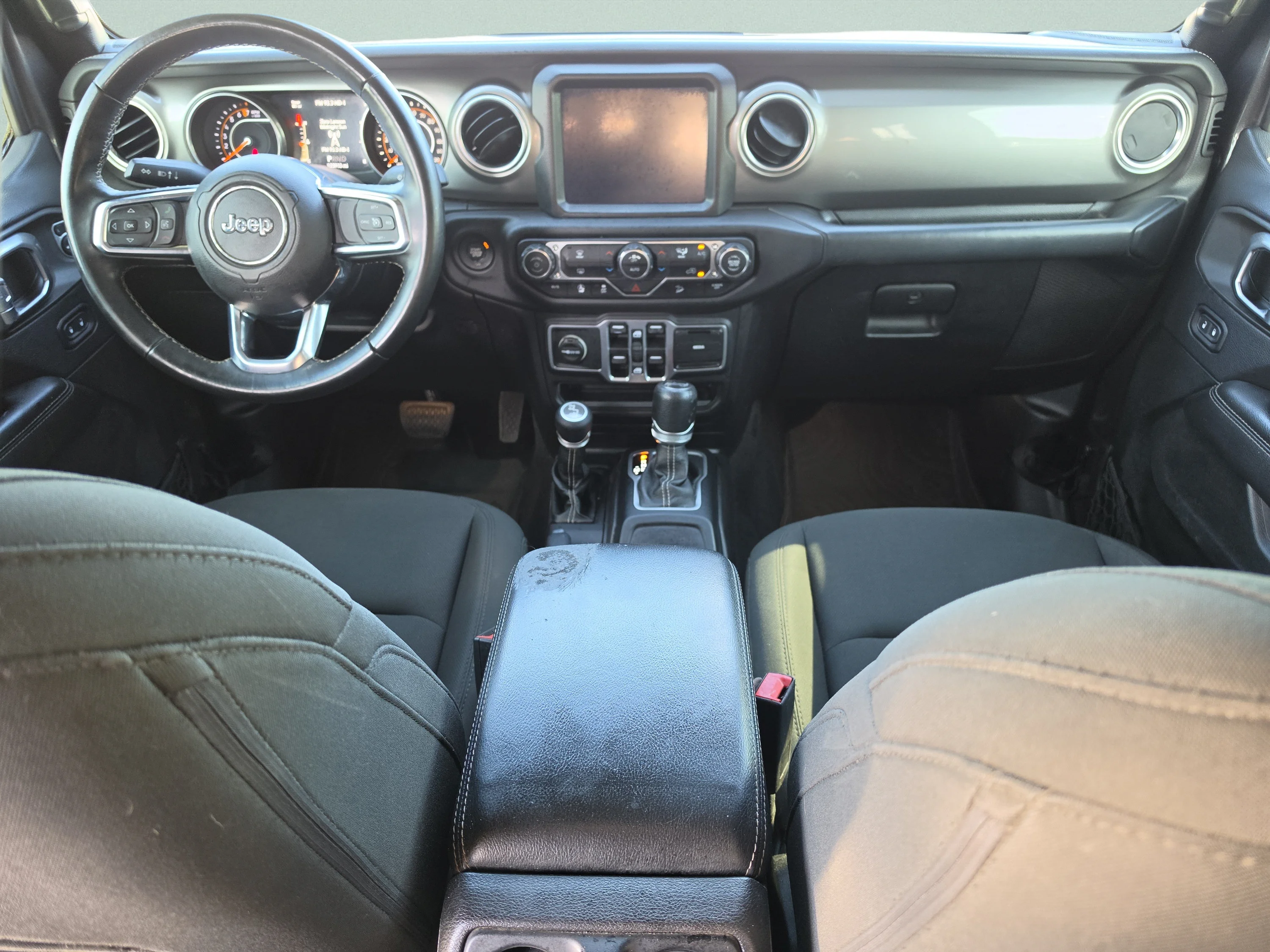 Used 2018 Granite Crystal Metallic Clearcoat Jeep Sahara image 19