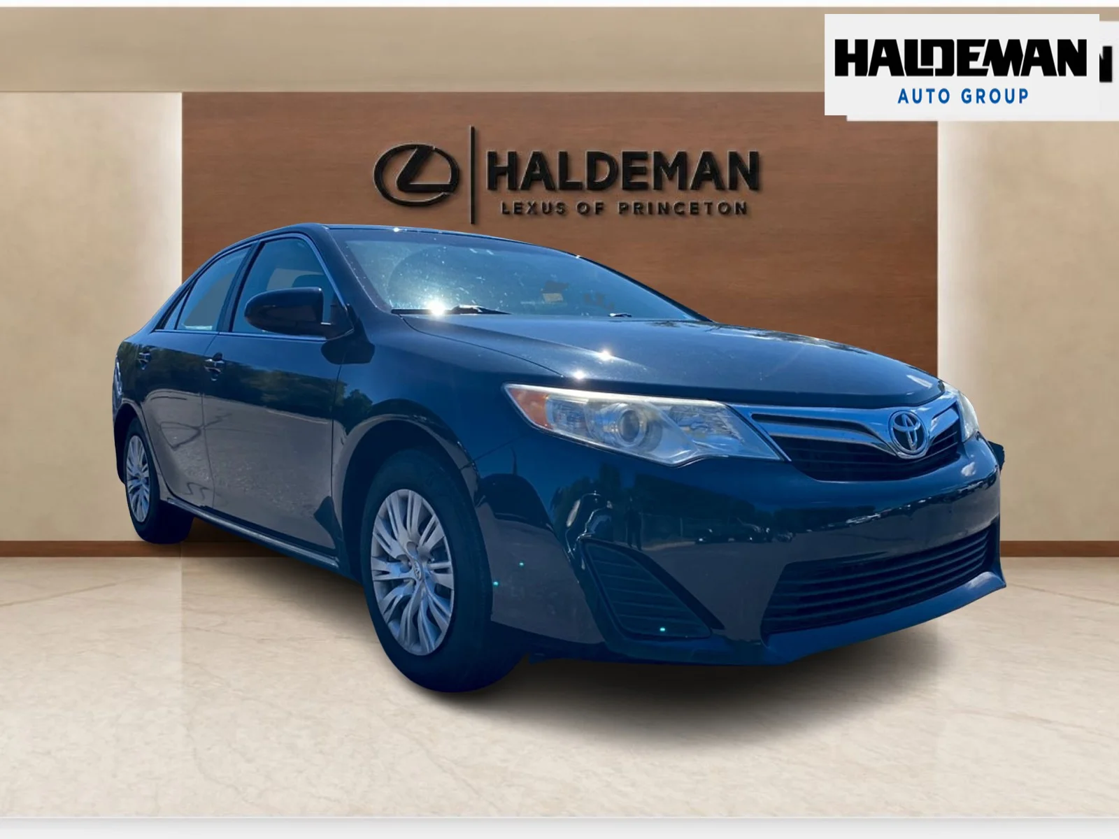Used 2012  Toyota LE image 1