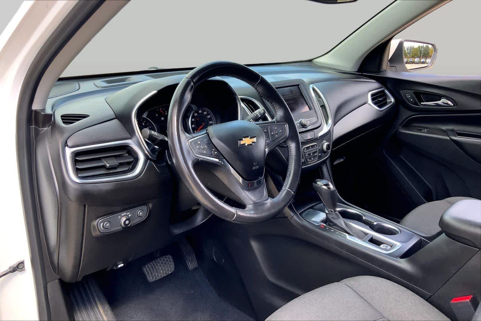 Used 2020 Iridescent Pearl Tricoat Chevrolet LT image 18