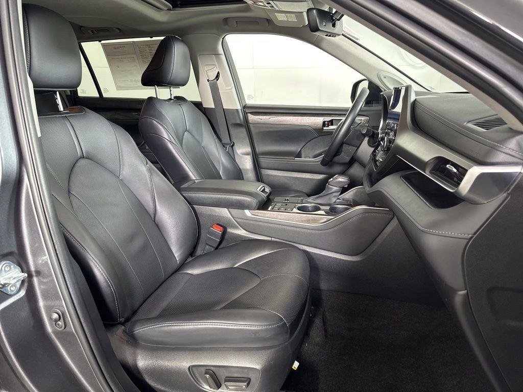 Used 2023 Magnetic Gray Metallic Toyota Limited image 9