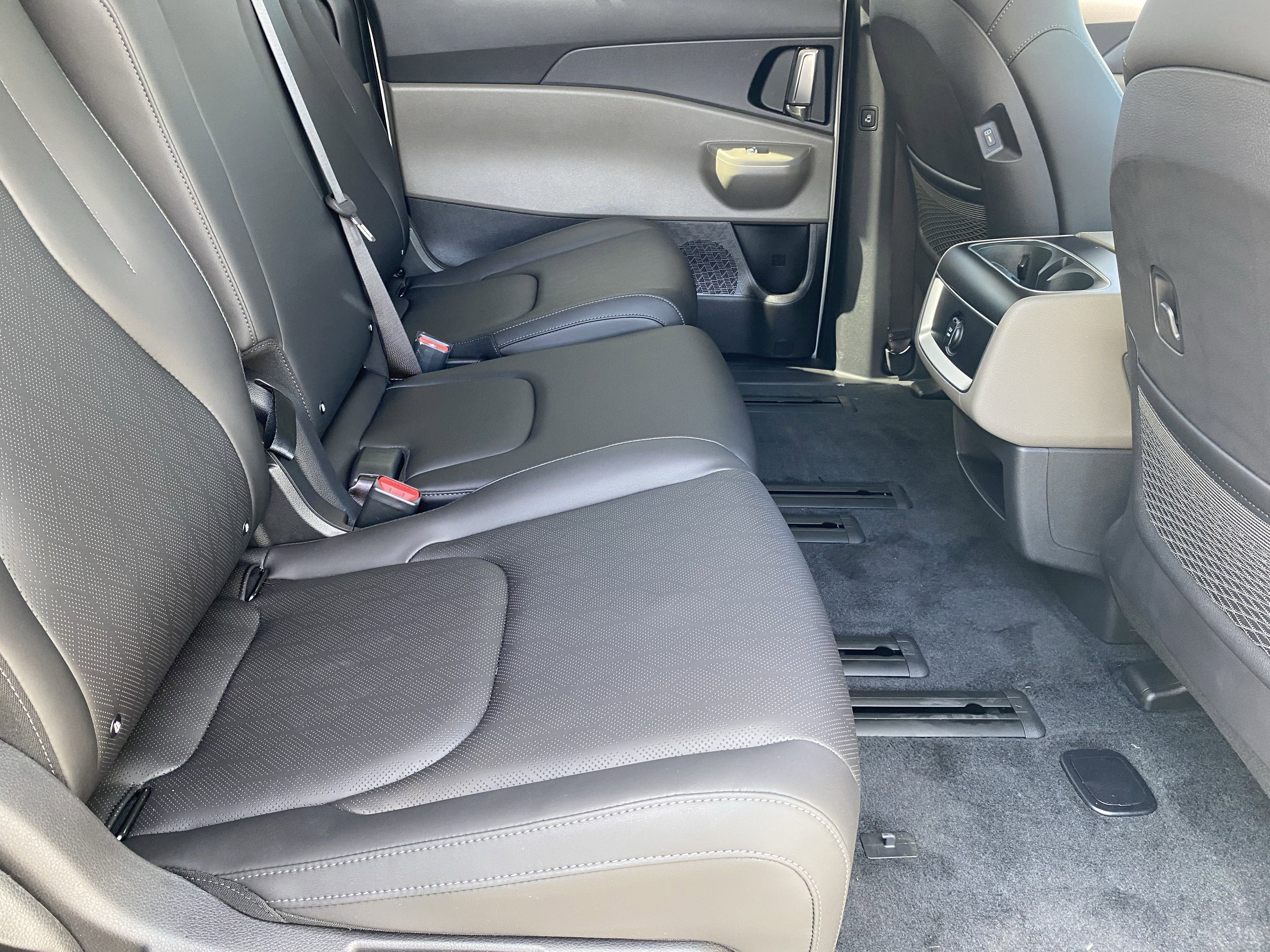 2026 Kia Carnival EX - Photo 11