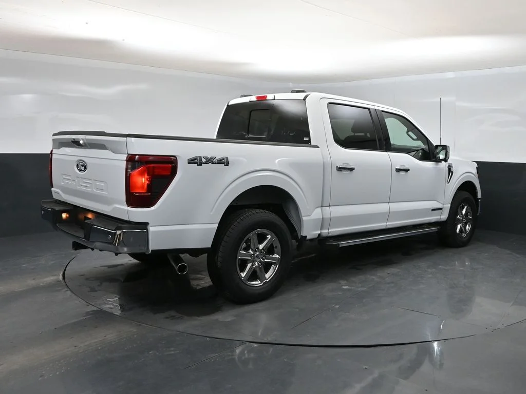 Used 2024 White Ford XLT image 4