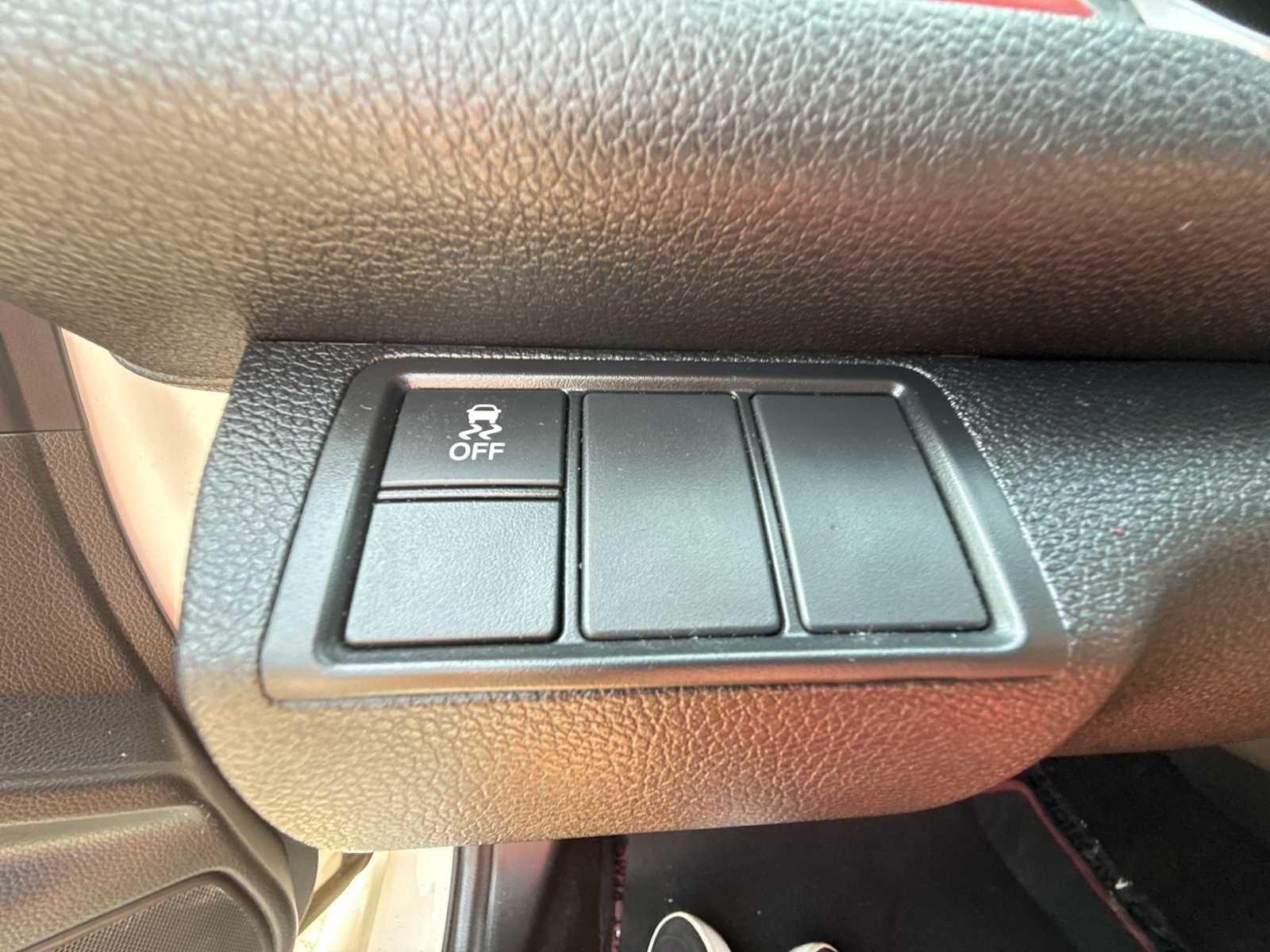 Used 2019  Honda Touring image 17