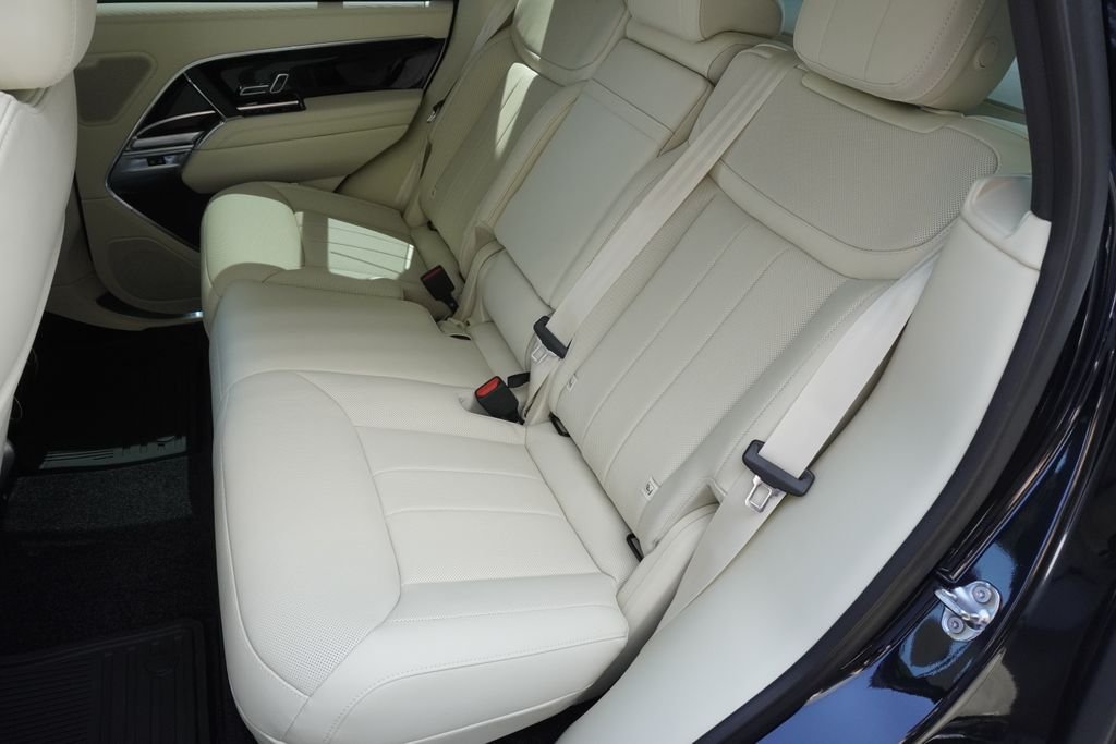 New 2026 Santorini Black Land Rover SE image 30