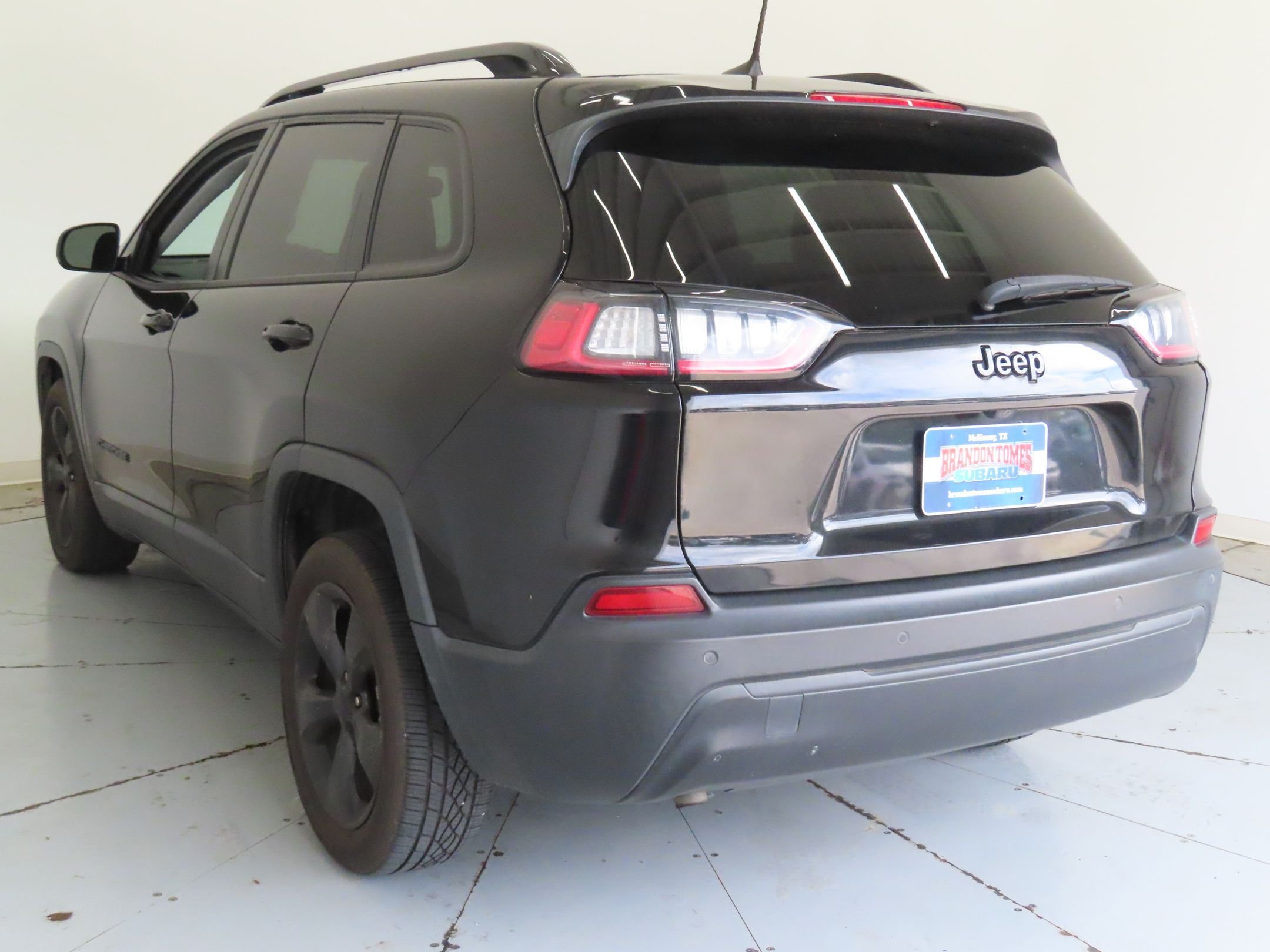 Used 2021 Black Jeep Latitude Plus image 6
