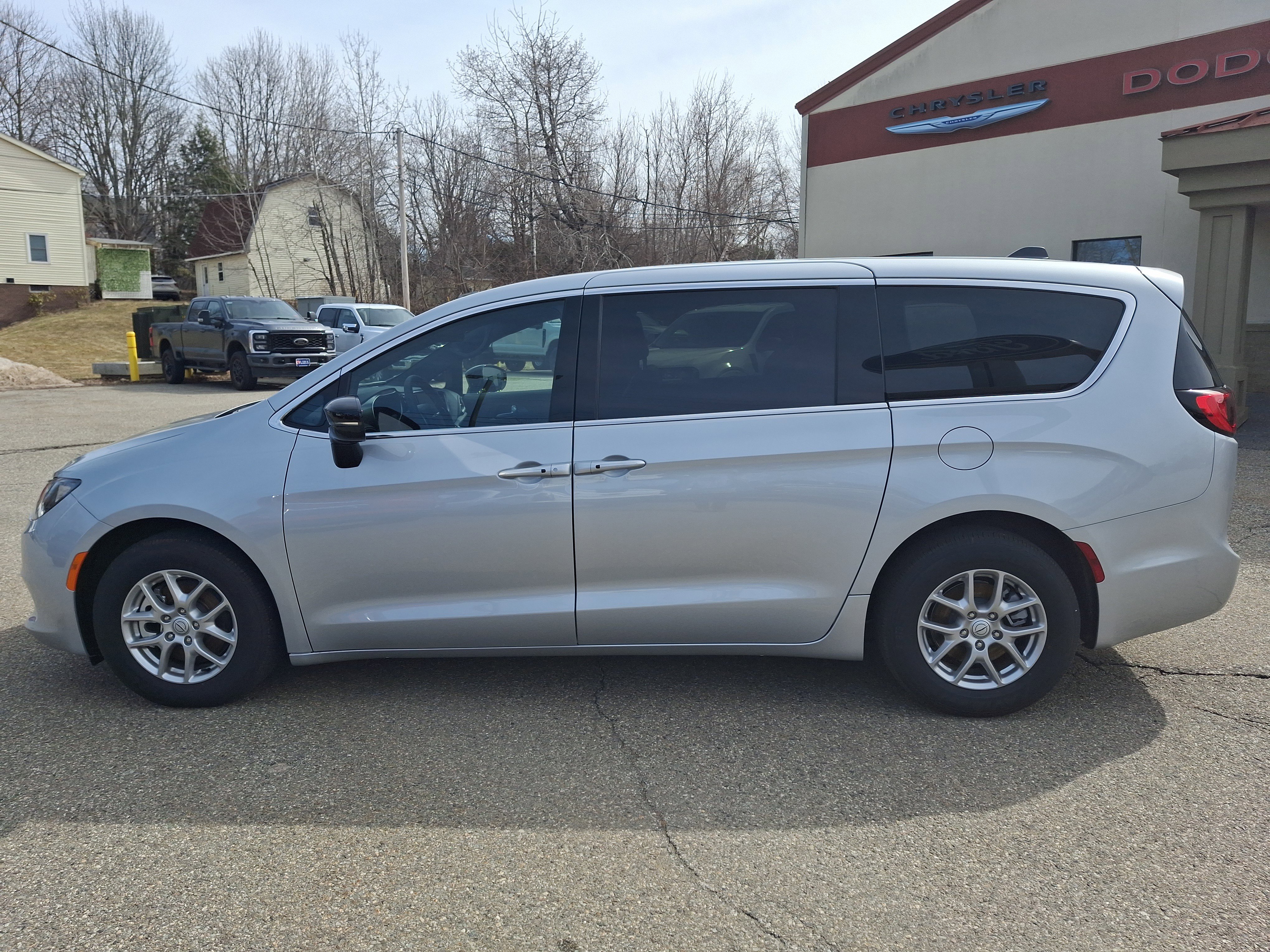 New 2026 Silver Mist Clear-Coat Exterior Paint Chrysler LX image 4
