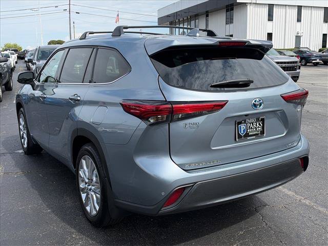 Used 2023  Toyota Limited image 8