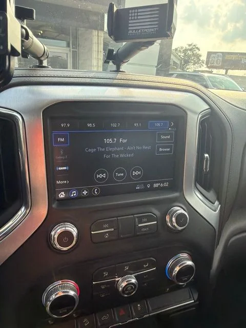 Used 2022 White GMC SLE image 5