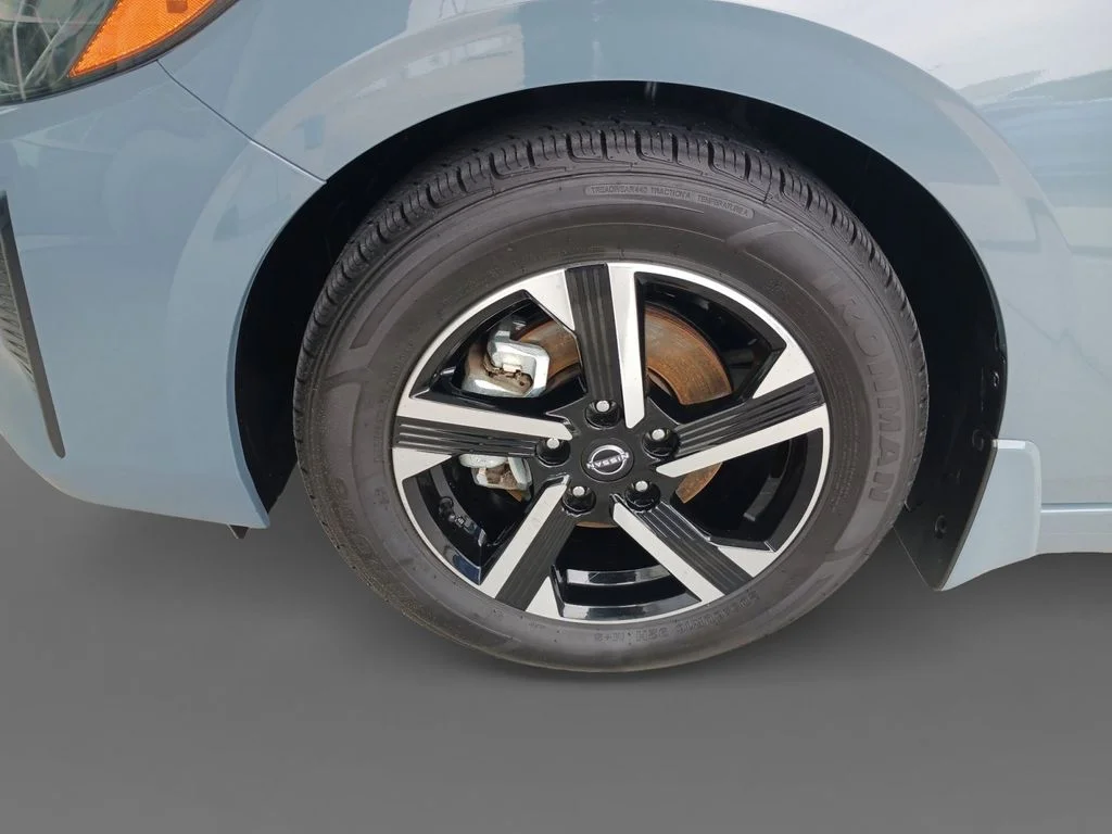 Used 2025 Gray Nissan SV image 15