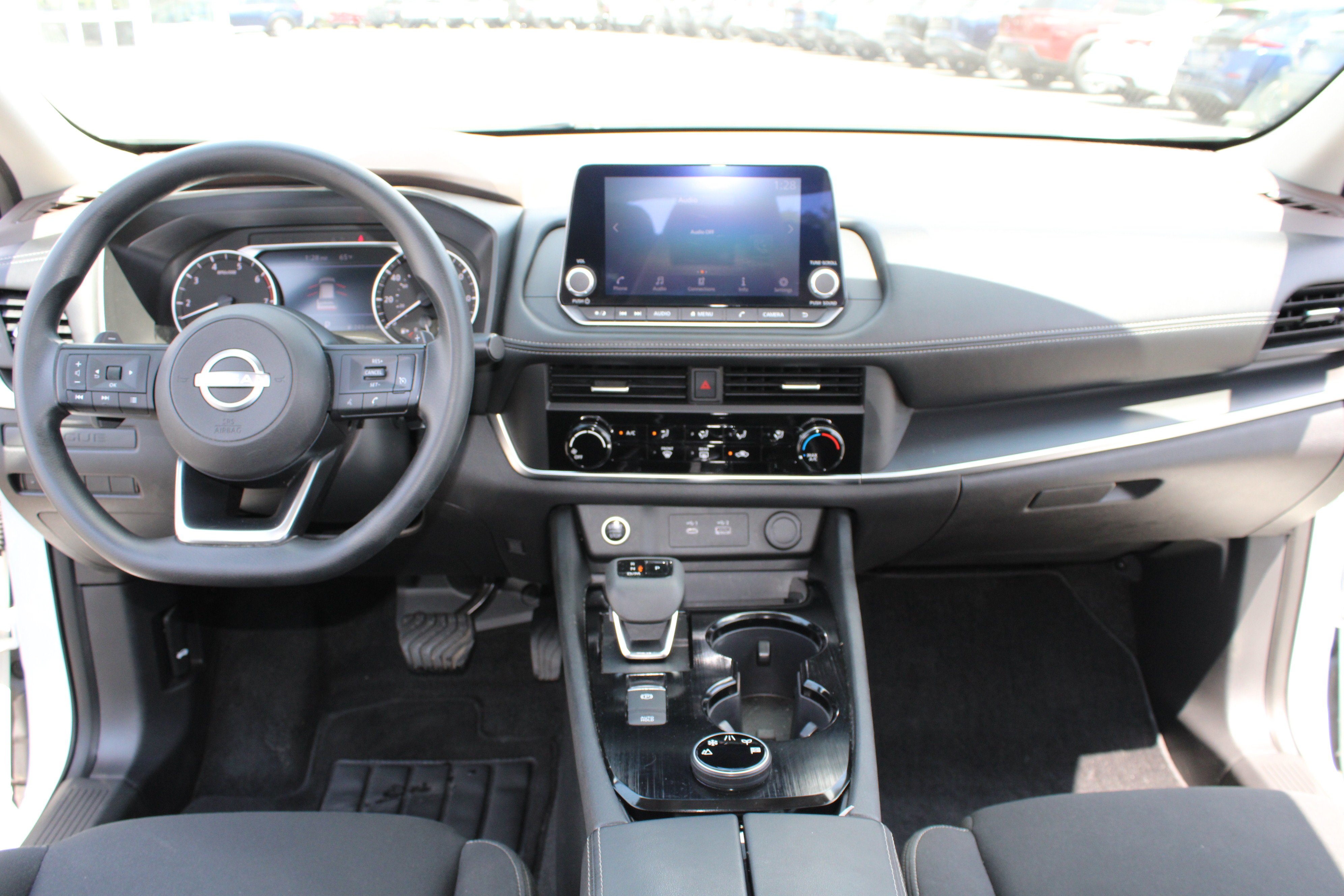 Used 2023 Glacier White Nissan S image 20