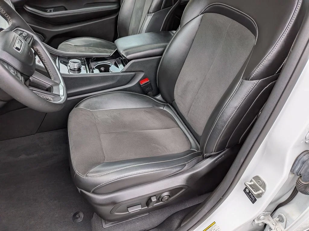Used 2023 White Jeep Altitude X image 23
